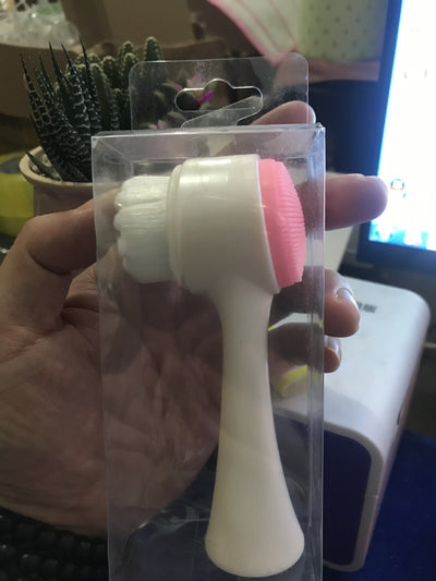 Deep Cleanse Silicone Face Cleansing Brush – Gentle & Rechargeable for Radiant Skin