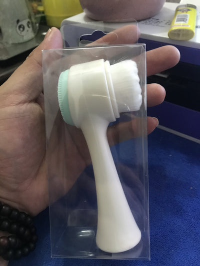 Deep Cleanse Silicone Face Cleansing Brush – Gentle & Rechargeable for Radiant Skin